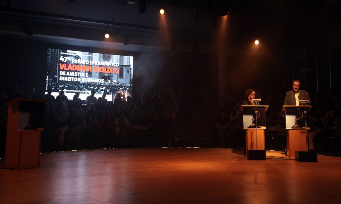 Prêmio Vladimir Herzog de Jornalismo celebra defesa da democracia 