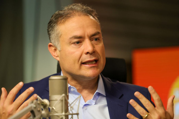 Governo ampliará trecho da ferrovia Transnordestina em Pernambuco