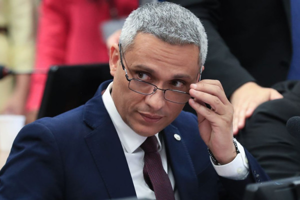 Moraes nega pedido de Gustavo Gayer para visitar Bolsonaro