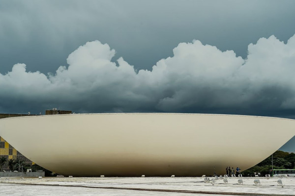 Deputados pedem investigação federal sobre megaoperação no Rio