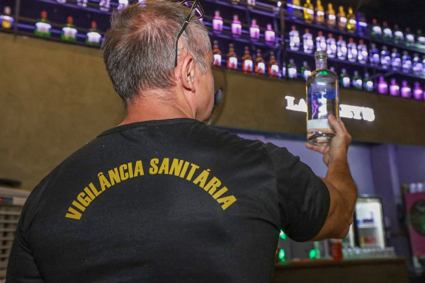 Metanol: nove estados investigam casos de intoxicação