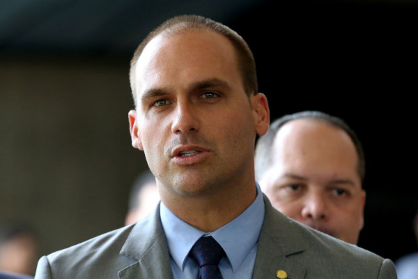 STF marca julgamento de denúncia contra Eduardo Bolsonaro por coação