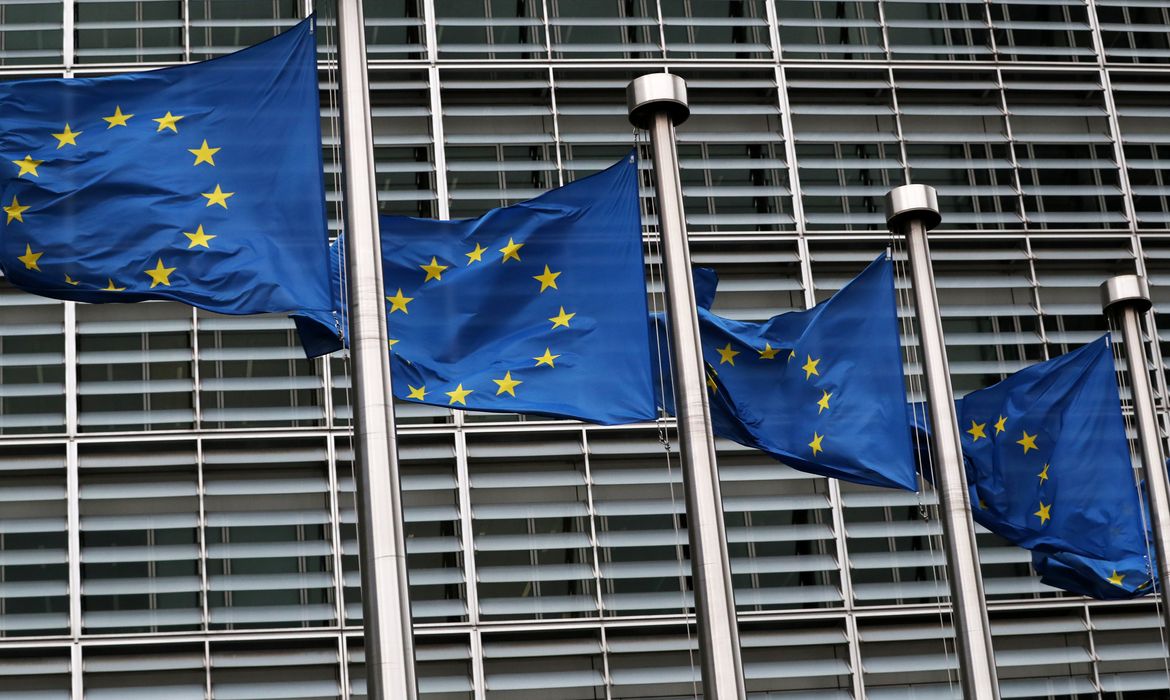 União Europeia diz que poderá admitir novos membros até 2030 