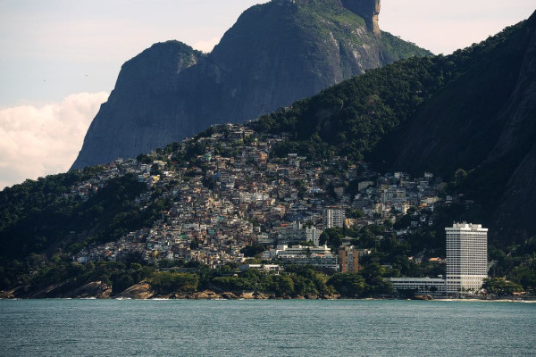 Projeto qualifica mototaxistas de favelas do Rio para atuar no turismo