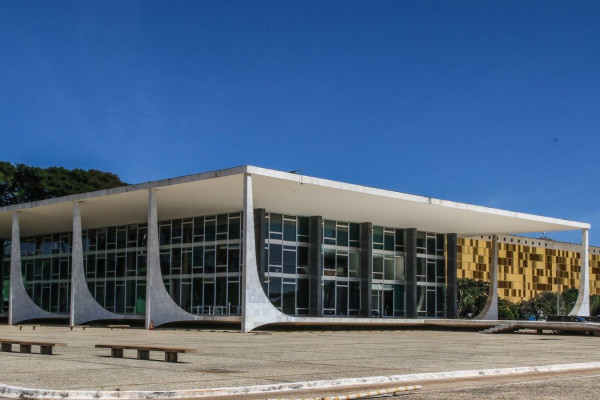 Trama golpista: réu preso não poderá assistir formatura da filha