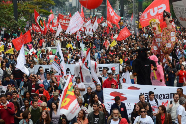 Isenção do IR é vitória dos trabalhadores, dizem centrais sindicais