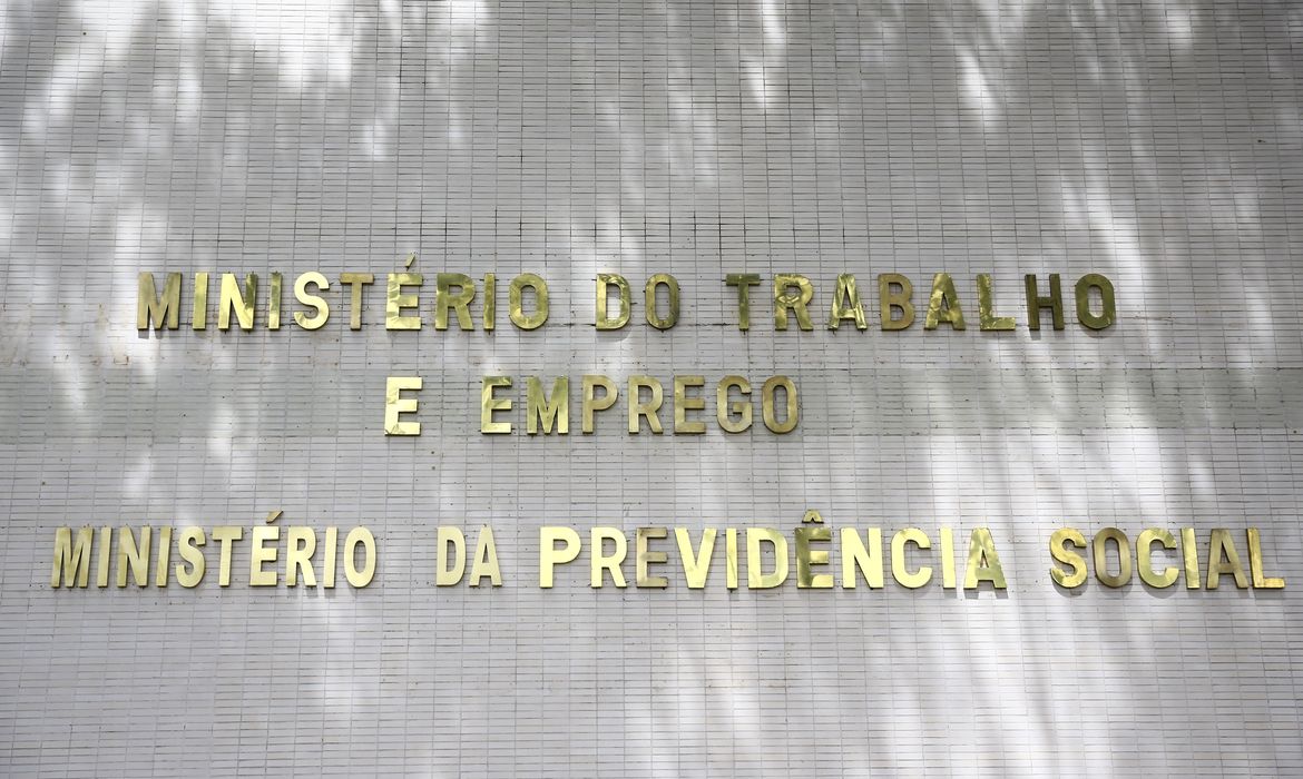 Prazo para contestar descontos indevidos do INSS termina dia 14