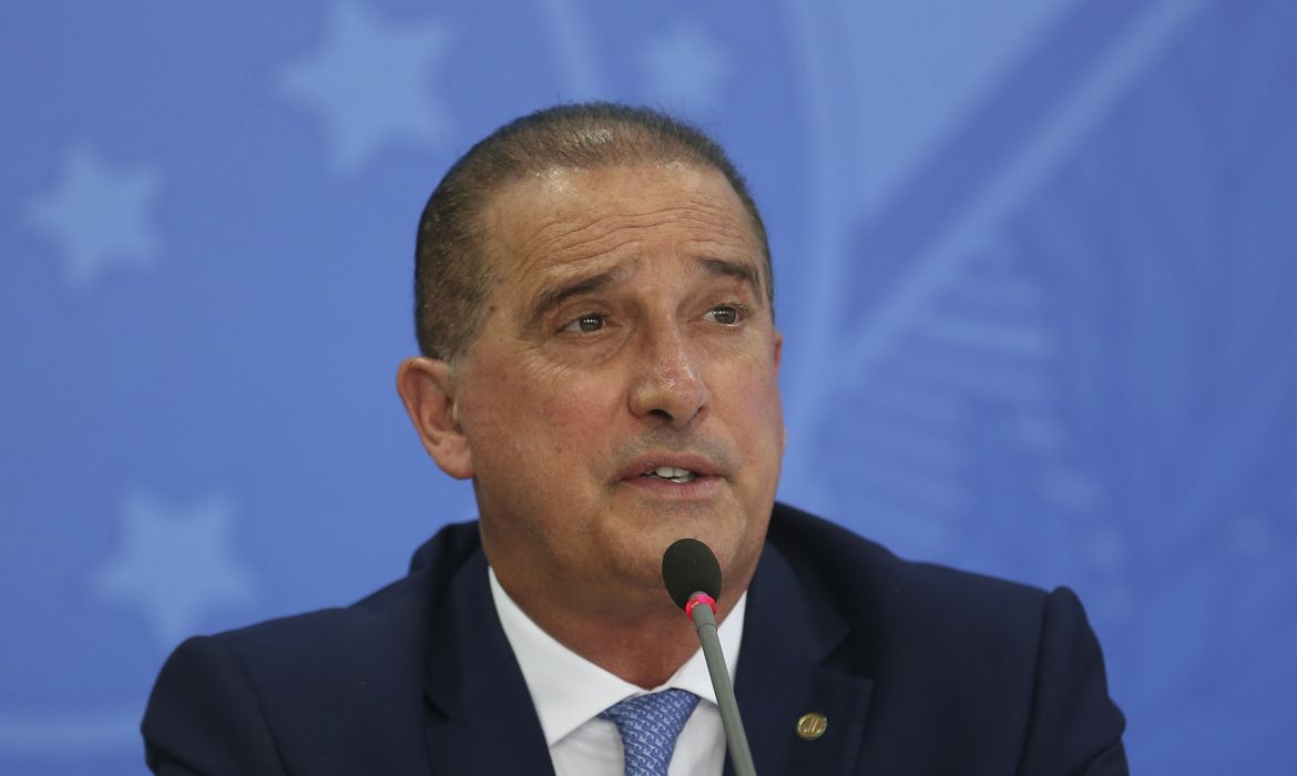 Problemas com descontos era recorrente, diz ministro de Bolsonaro