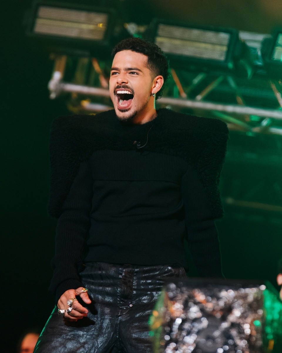 Pedro Sampaio mistura ritmos como pop, funk carioca e eletrônico em suas apresentações