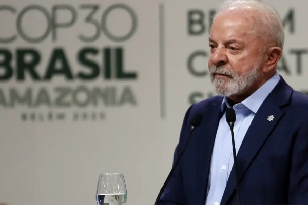 Lula diz que gasto com armas vai causar "apocalipse climático"