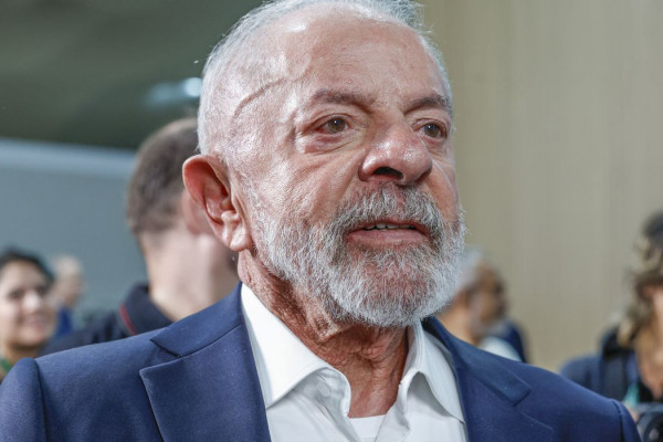 Lula presta solidariedade aos familiares de vítimas de tornado no PR