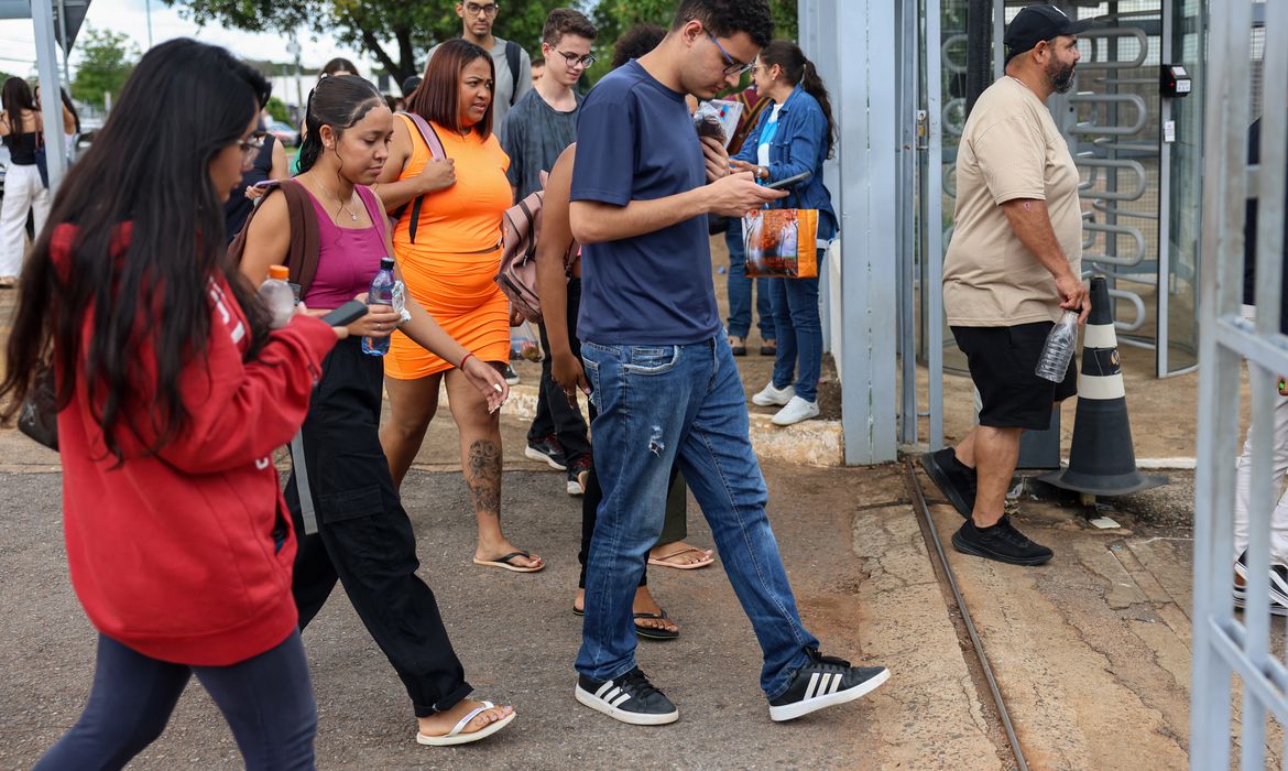 Enem 2025: portões são fechados em todo o Brasil