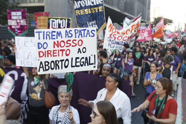 Ataque a aborto legal espalha "pânico moral", diz dirigente do Conanda
