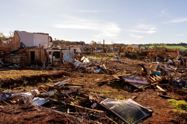 Médicos e psicólogos do SUS atendem vítimas do tornado no Paraná