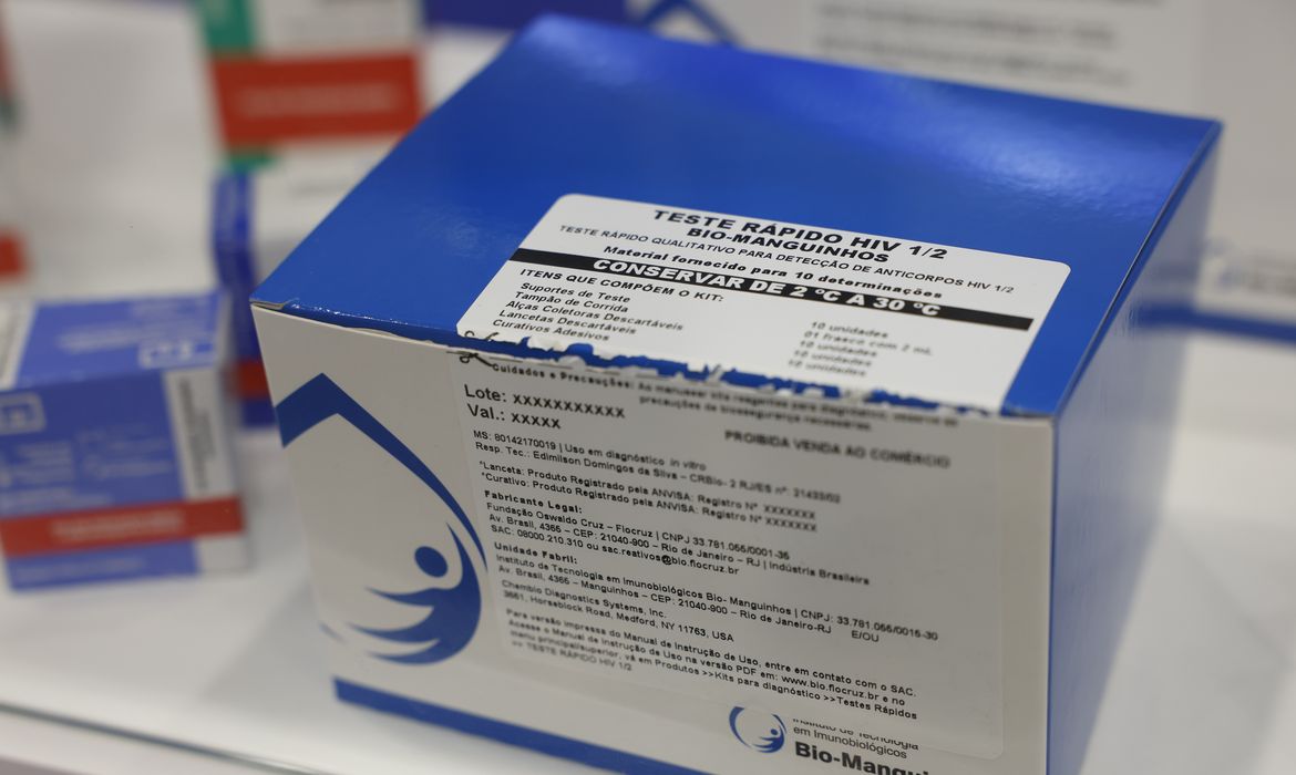 Fiocruz vai ampliar produção de kits diagnósticos para o SUS