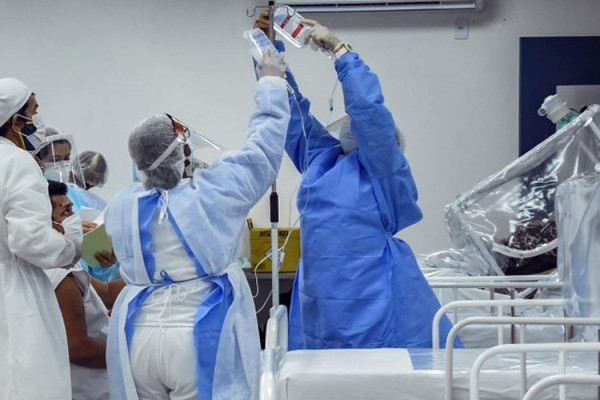 Enfermagem: setor público concentra 61,9% dos vínculos profissionais 