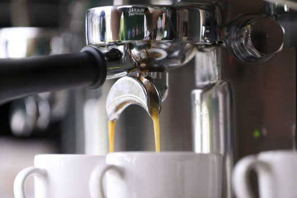 Estudo diz que beber café reduz risco de arritmia cardíaca