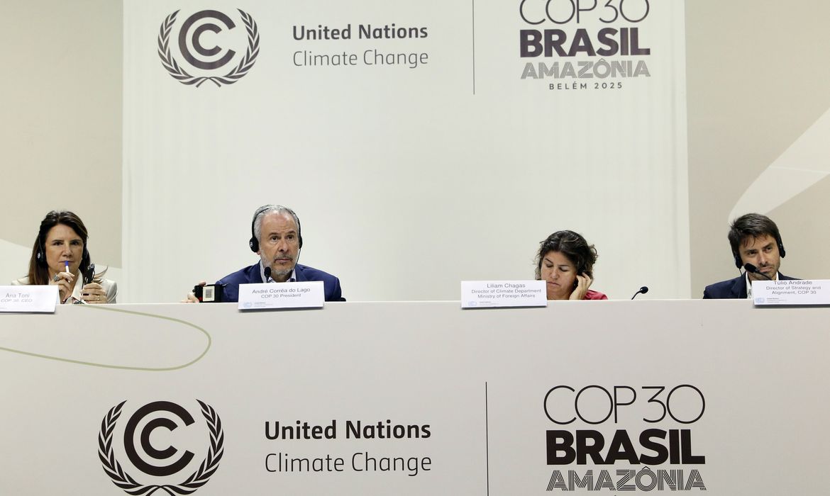 Meta de adaptação climática gera impasse em negociações da COP30