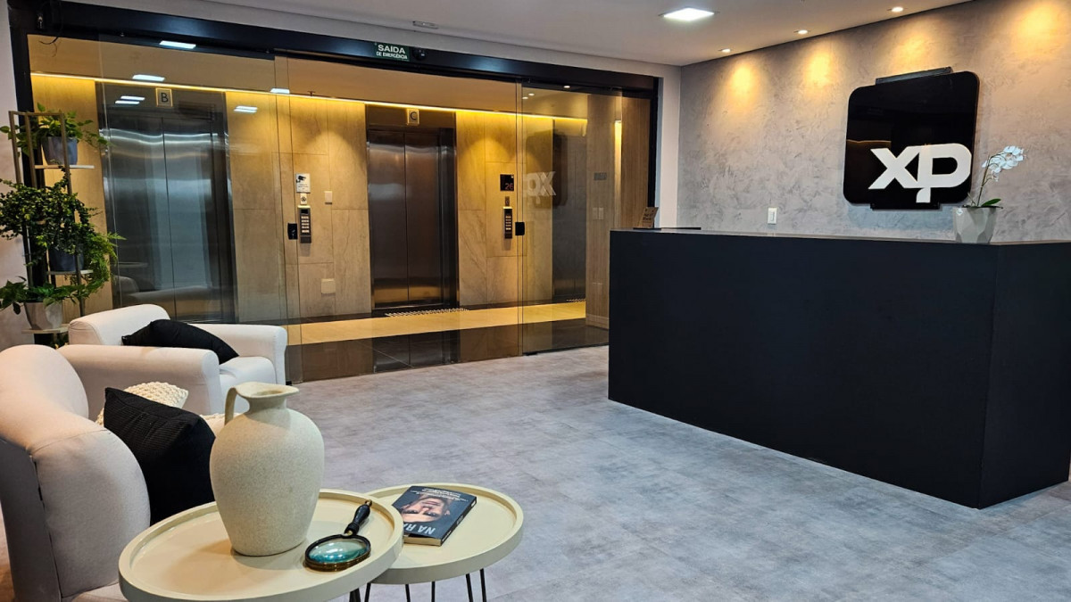 Com novo espaço na cidade, corretora anuncia contratações