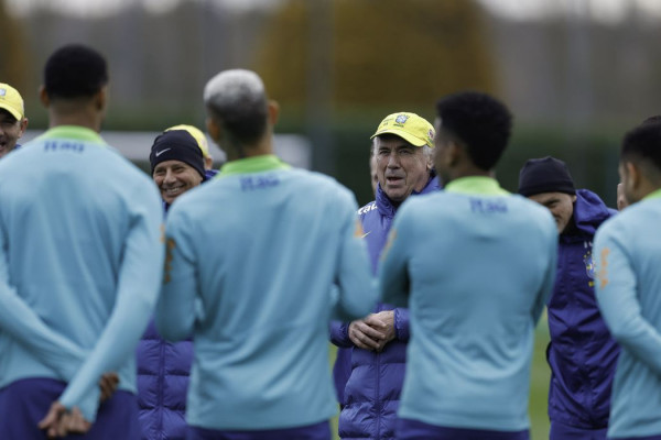 Ancelotti começa a esboçar equipe para amistoso contra o Senegal