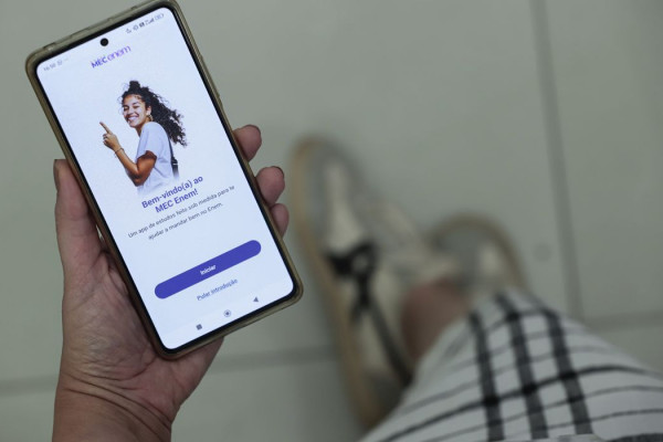 Participantes do Enem podem estudar por aplicativo do MEC