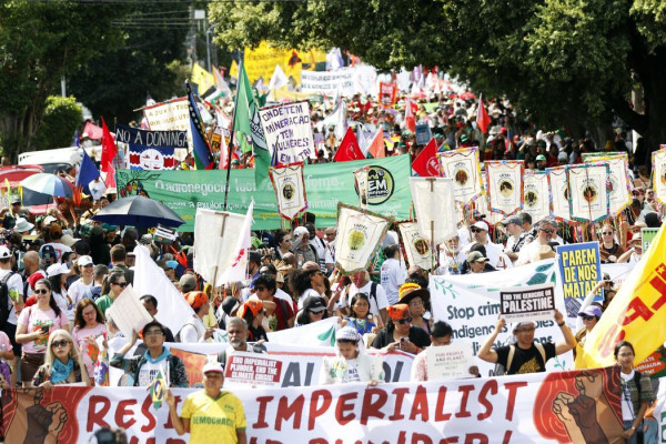 Marcha pelo Clima reúne 70 mil e leva força amazônica às ruas de Belém