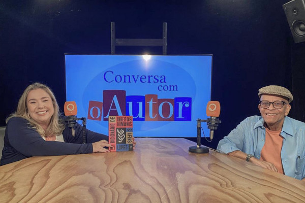 Conversa com o Autor entrevista escritor e compositor Nei Lopes 