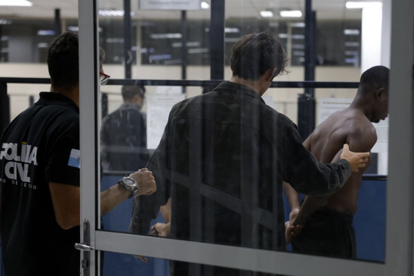 Quase 60% sairiam do tráfico caso tivessem renda, aponta pesquisa