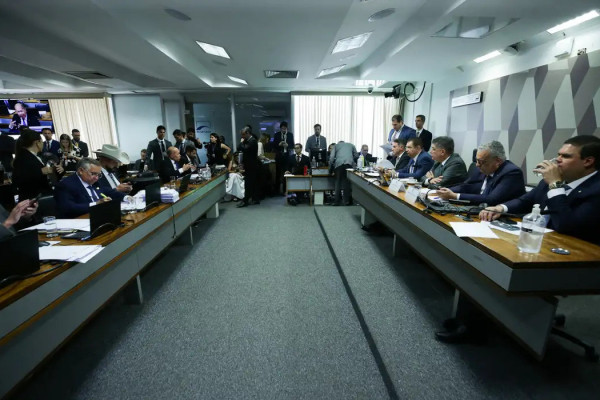 CPMI cancela sessão após investigados apresentarem atestado e HC