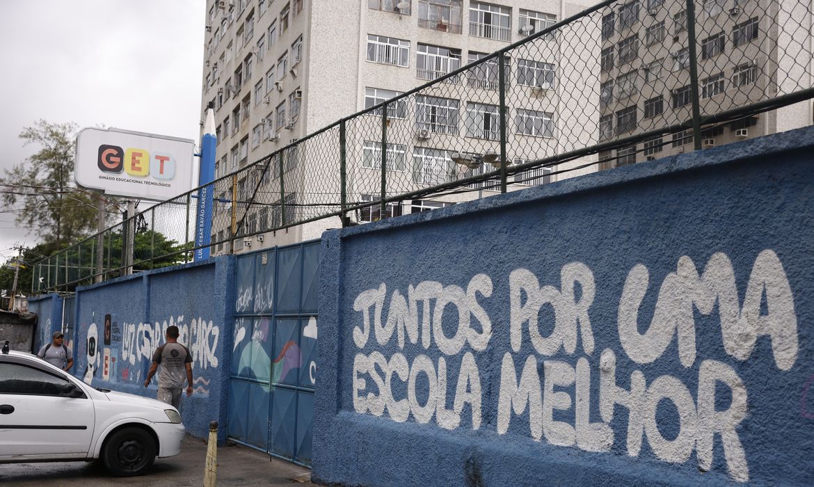 Metade dos envolvidos com tráfico de drogas não chega ao ensino médio