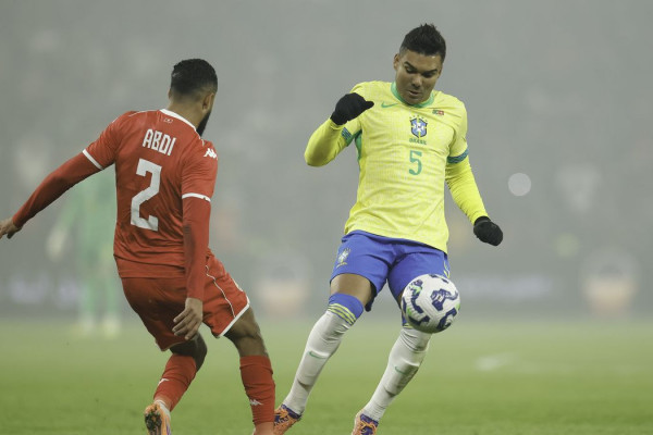 Brasil desperdiça pênalti e não passa de empate com Tunísia