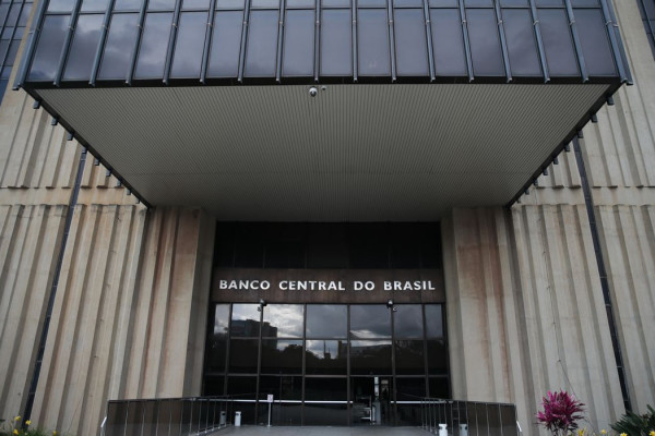 Banco Central oficializa liquidação da Master Corretora