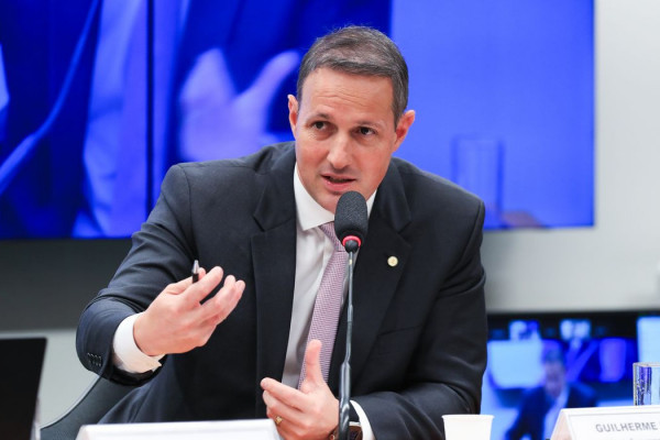 Derrite apresenta 5ª versão do PL Antifacção após críticas do governo