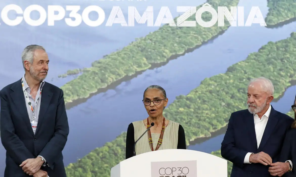 Alemanha dará 1 bilhão de euros para florestas tropicais, diz Marina 