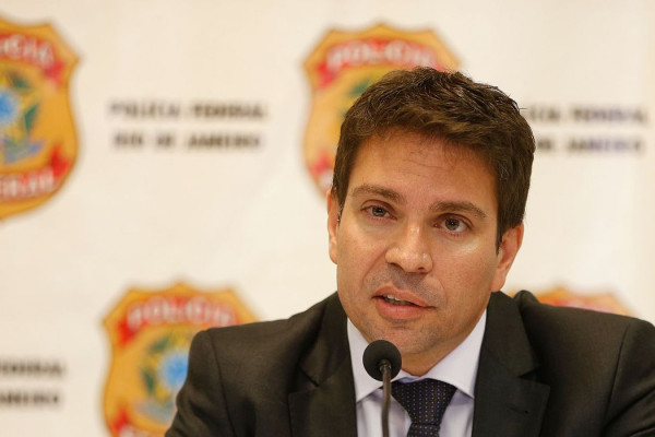 Câmara diz que não foi informada sobre saída de Ramagem do país