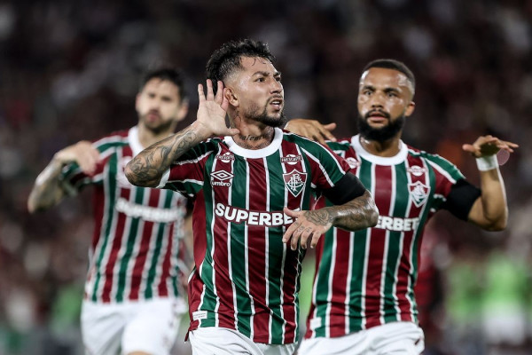 Em um clássico movimento, Fluminense derrota Flamengo no Maracanã