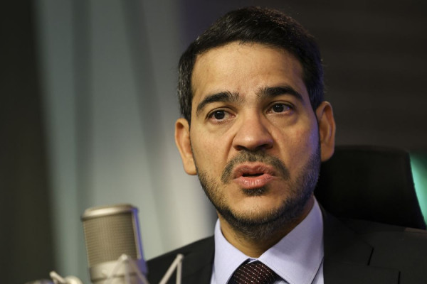 Messias diz que recebe com honra indicação ao STF