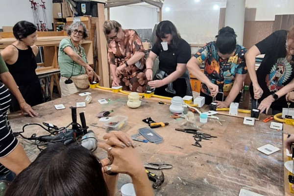 "Divisão sexual do trabalho não desapareceu", diz influencer feminista