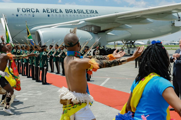Lula desembarca na África do Sul para participar da Cúpula do G20