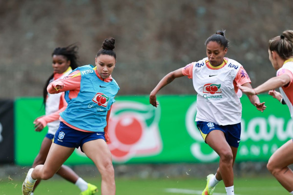 Seleção feminina inicia preparação para amistosos na Europa