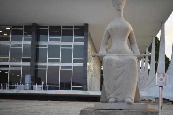 STF conclui julgamento que torna Eduardo Bolsonaro réu