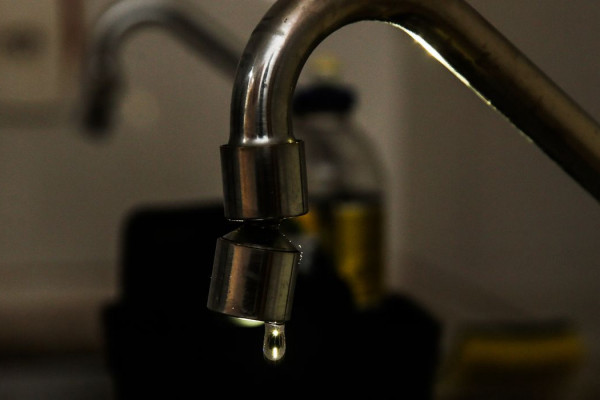 Brasil perde 6 mil piscinas de água tratada por dia, diz estudo