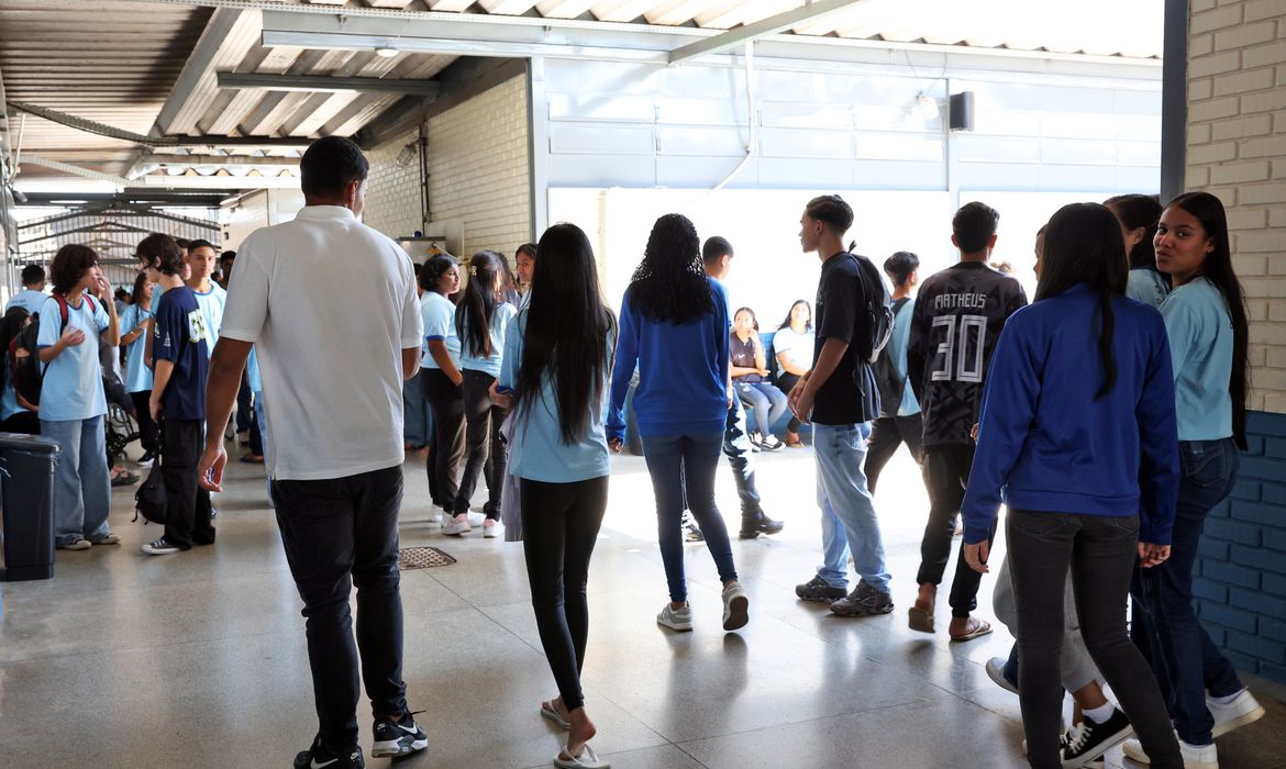 Pé-de-Meia:nascidos em julho e agosto recebem 9ª parcela