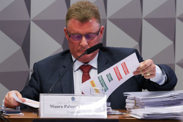 Contador de empresas beneficiadas por esquema do INSS depõe na CPMI