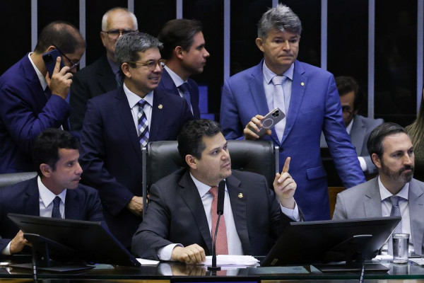 Congresso aprova crédito de R$ 42 bi para Previdência e Bolsa Família
