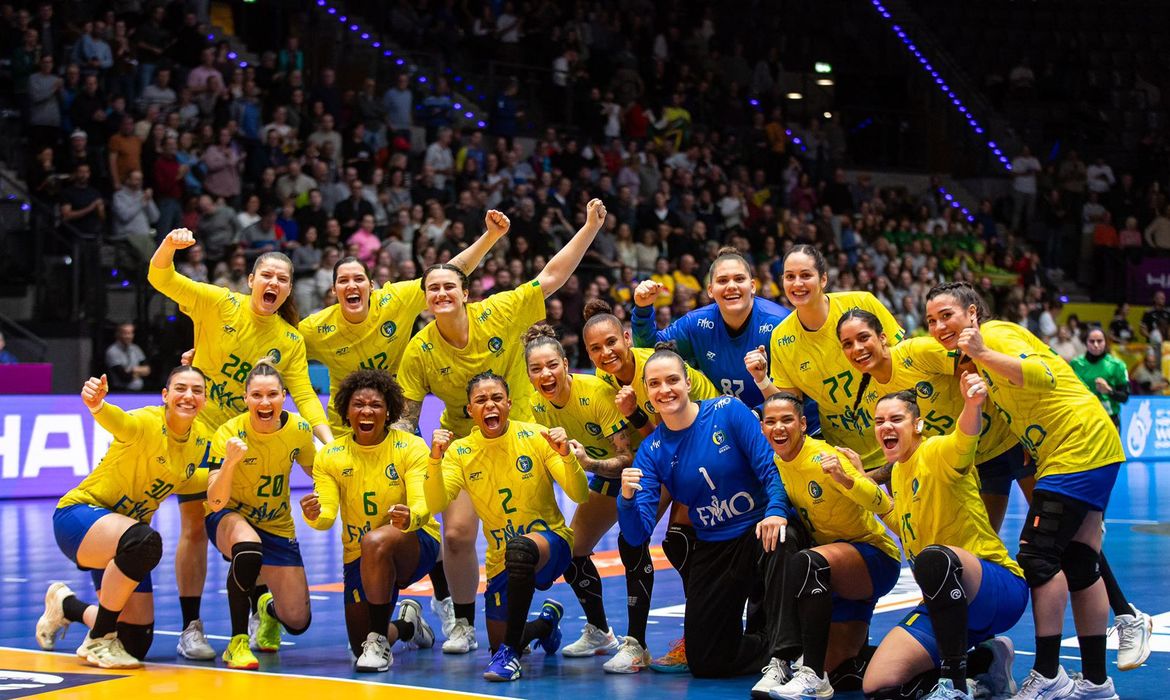 Brasil sobra diante de Cuba na estreia do Mundial de Handebol Feminino
