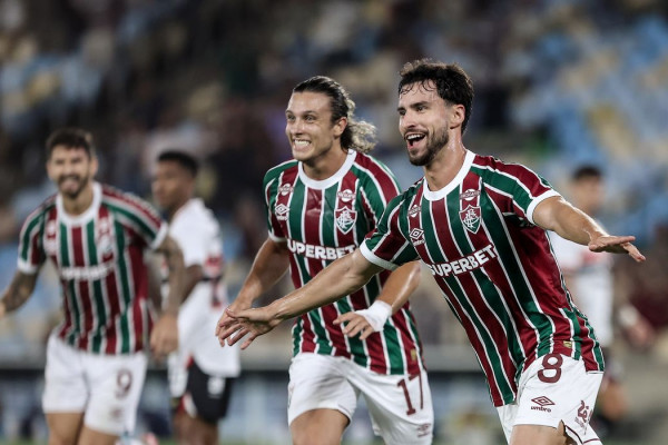 Fluminense goleia São Paulo e confirma presença na Copa Libertadores