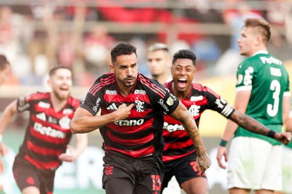 Flamengo vence Palmeiras e vira 1º brasileiro tetra da Libertadores