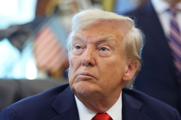 Trump diz em rede social que espaço aéreo da Venezuela está fechado