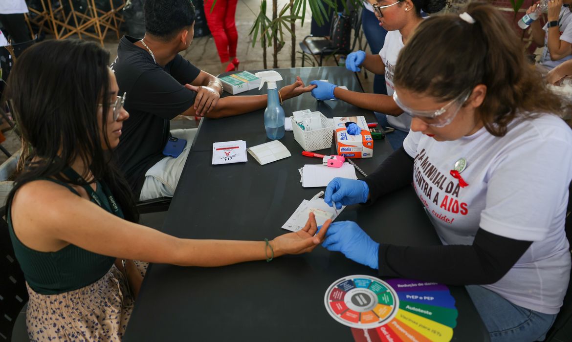 Brasil celebra avanços neste Dia Mundial de Luta contra o HIV